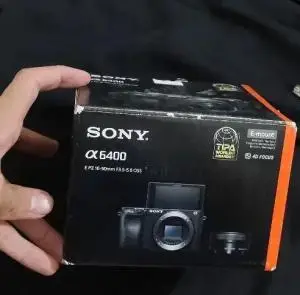 Sony A6400(  با لنز 50-16( در حد نو دست دوم