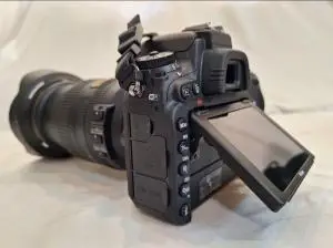 دوربین کنون D750 لنز۱۸/۱۳۵ دست دوم