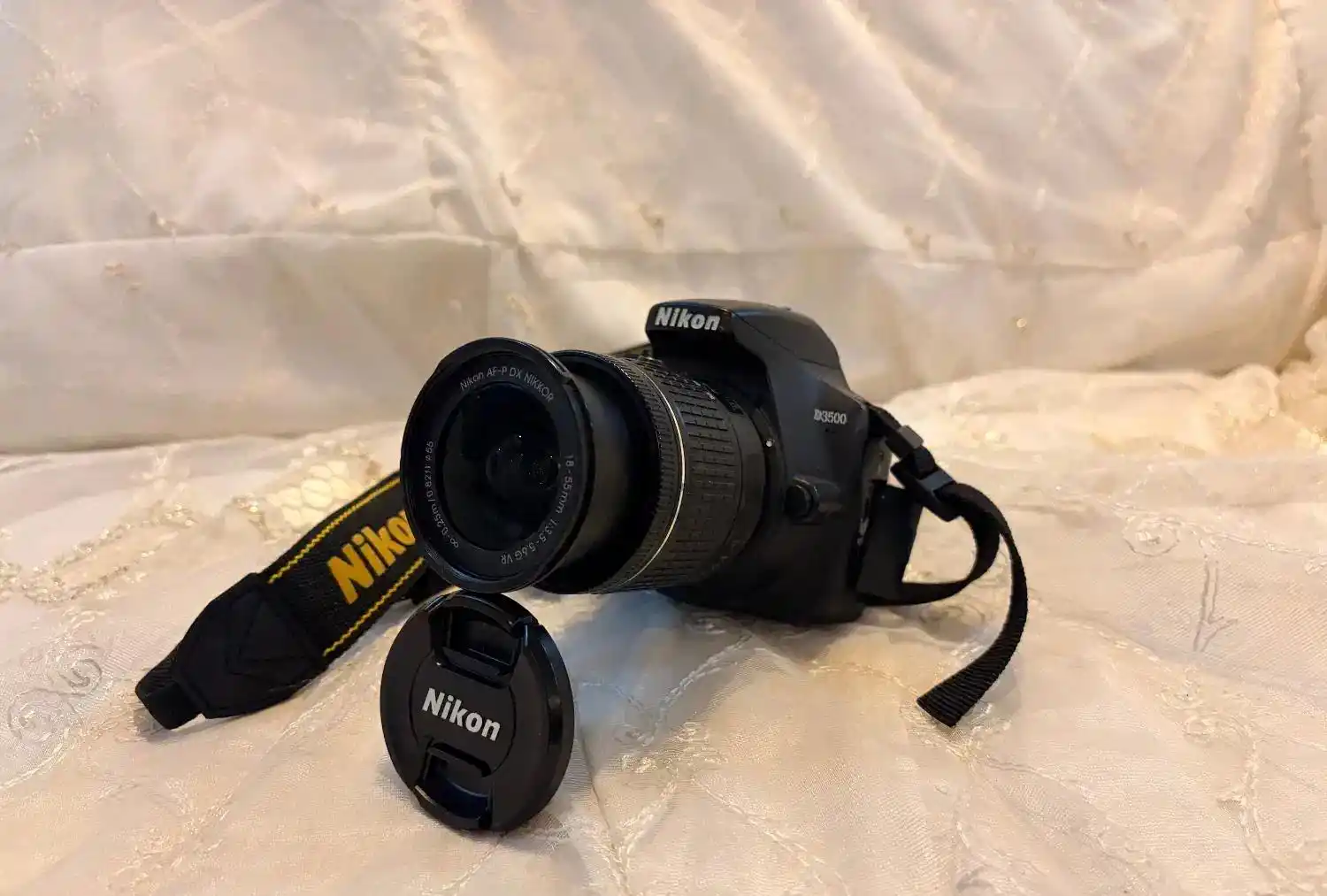 دوربین نیکون Nikon D3500 دست دو