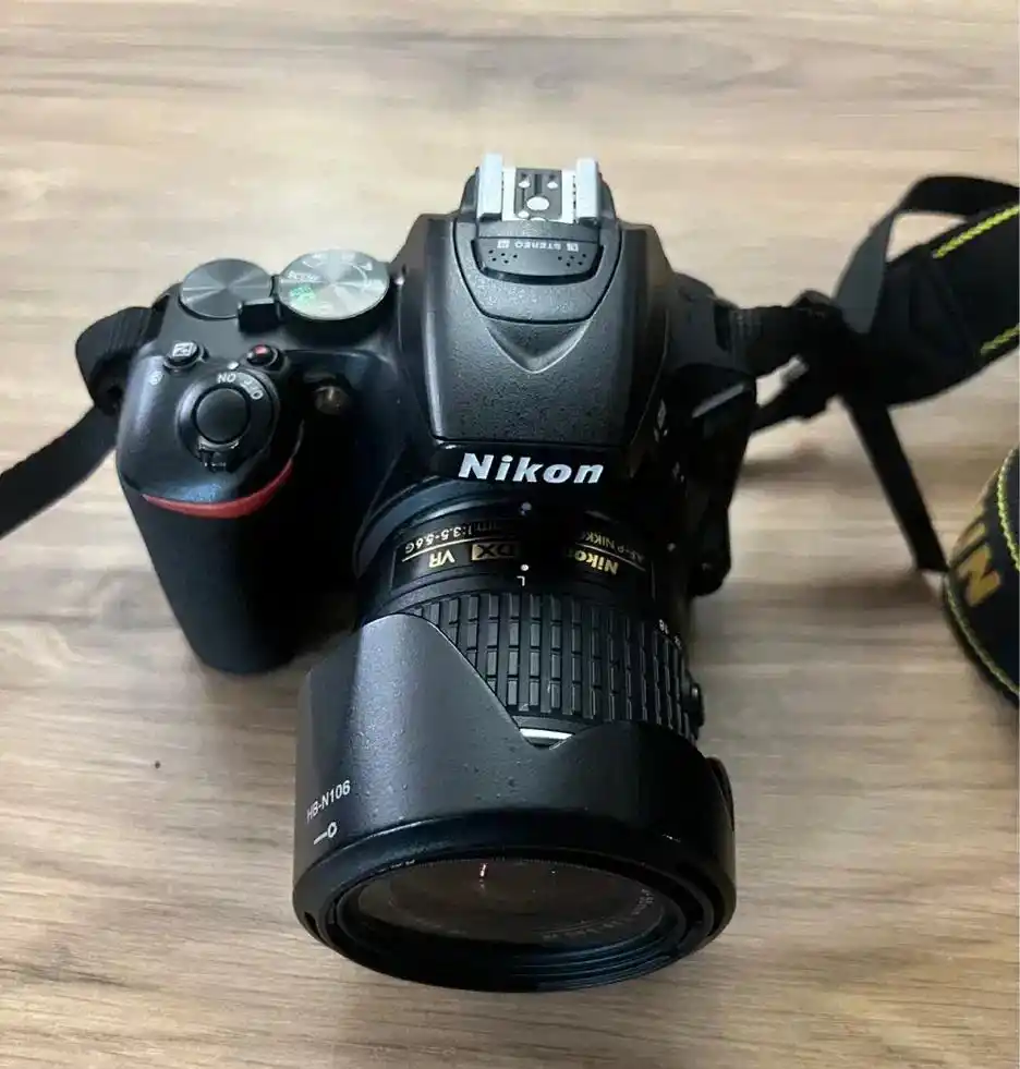 دوربین نیکون D5600 دست دو