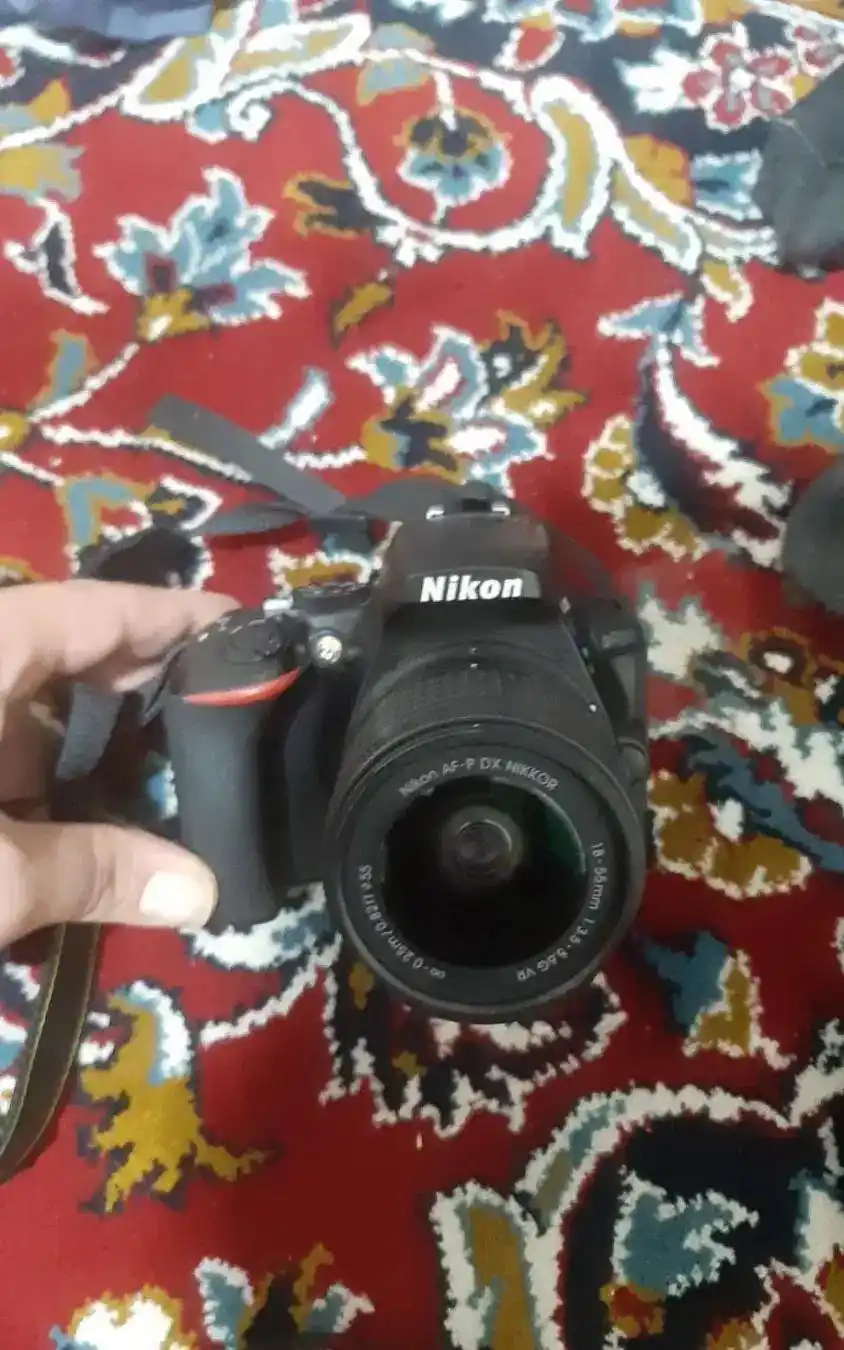 دوربین نیکون ۵۶۰۰ لنز ۱۸ ۵۵ خانگی دست دو