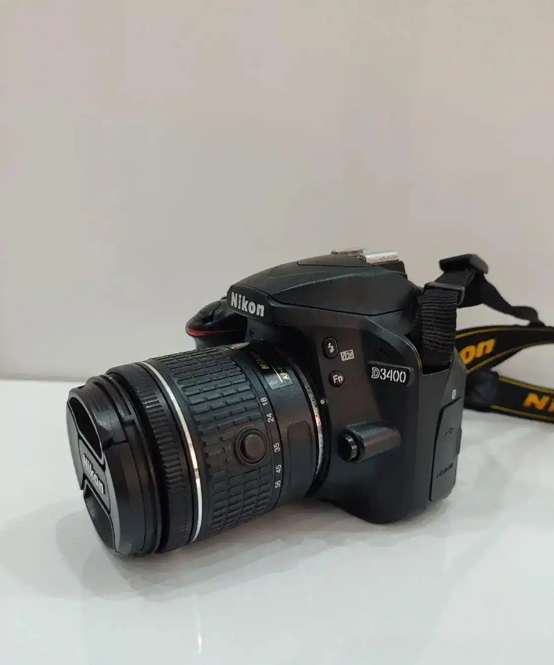 دوربین نیکون D3400 مشابه اکبند دست دو