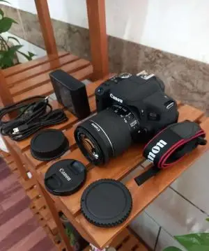 دوربین کنون D750 لنز۱۸/۱۳۵ دست دوم