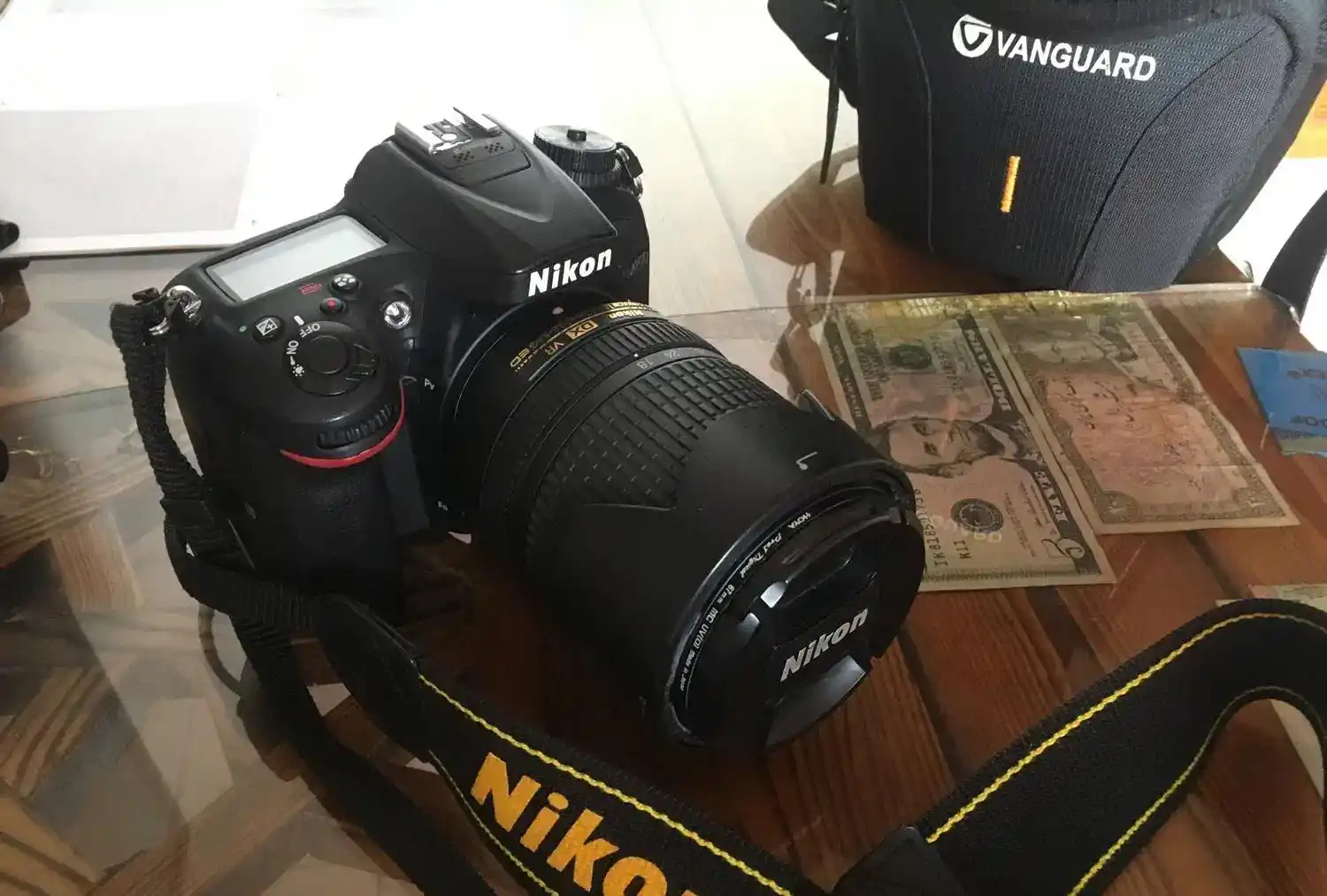 دوربین DSLR نیکون Nikon D7200 دست دو