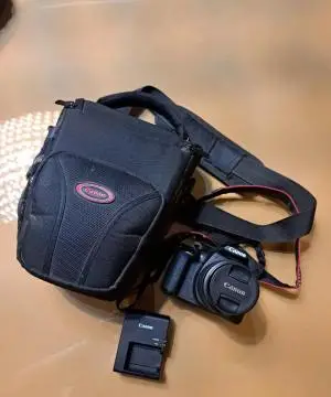 دوربین عکاسی کنون 1300D wifi دست دوم