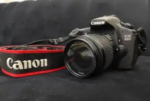 دوربین حرفه ای کانن60d + 18-135 دست دوم