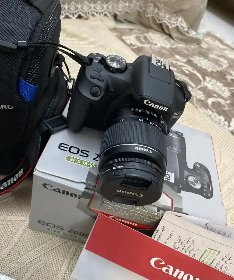 دوربین کنون DSLR مدل 2000D دست دو