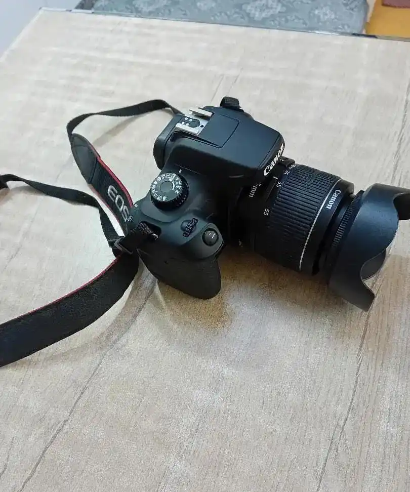 دوبین عکاسی کنون 4000d دست دو