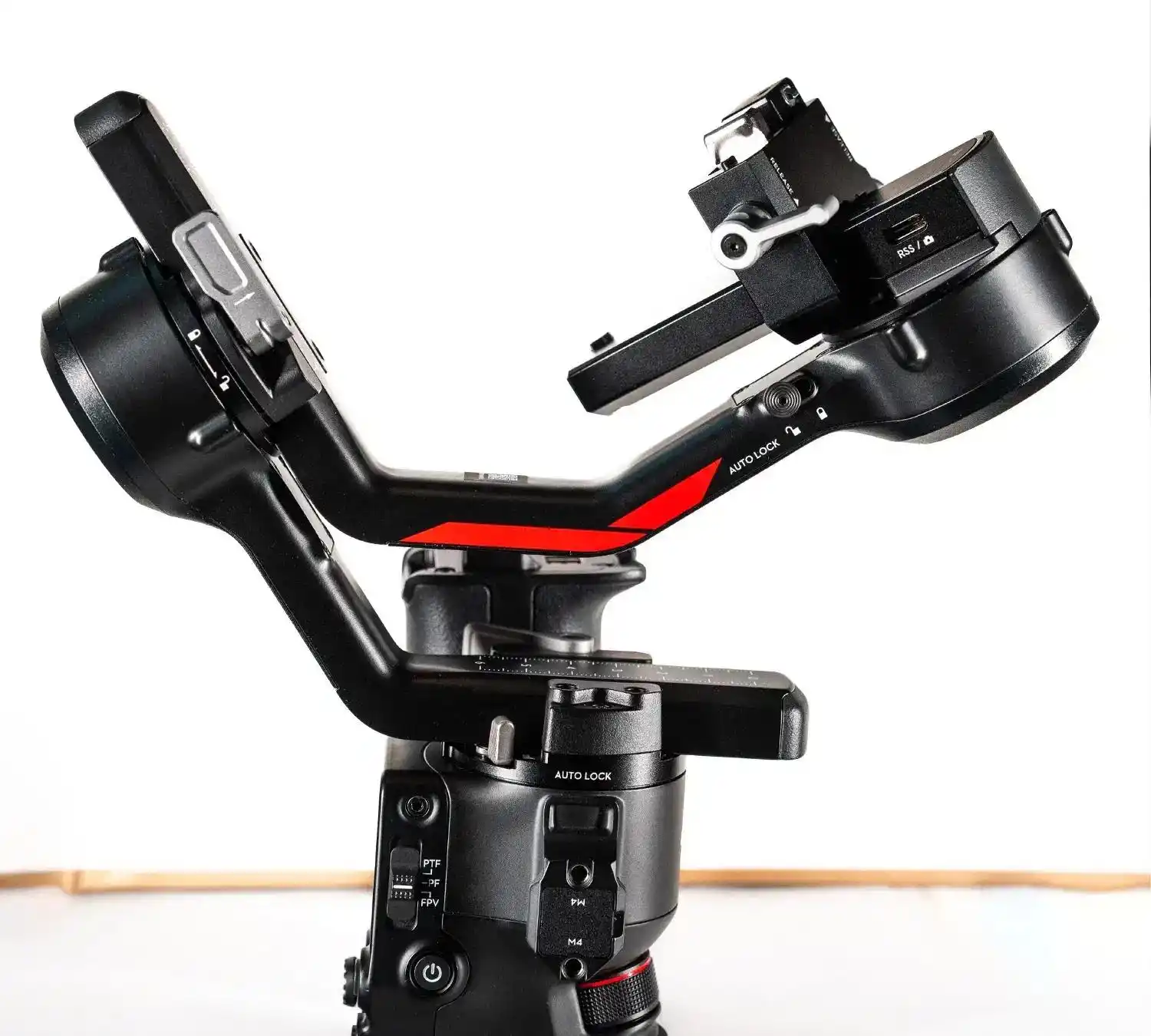 گیمبال دی جی آی DJI RS4 Combo دست دو