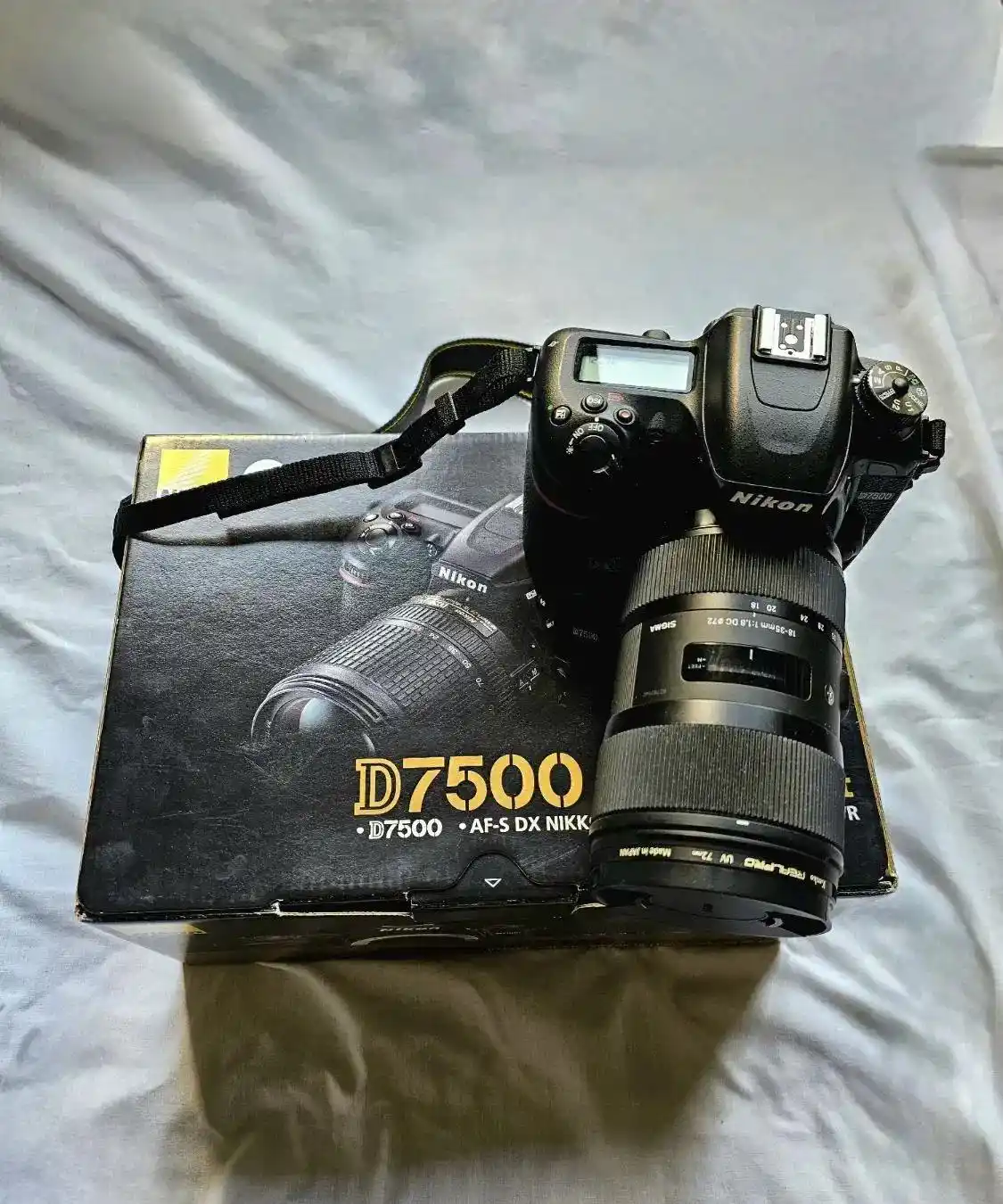 بادی نیکون nikon d7500 سیگما 18-35 sigma art F1.8 دست دو