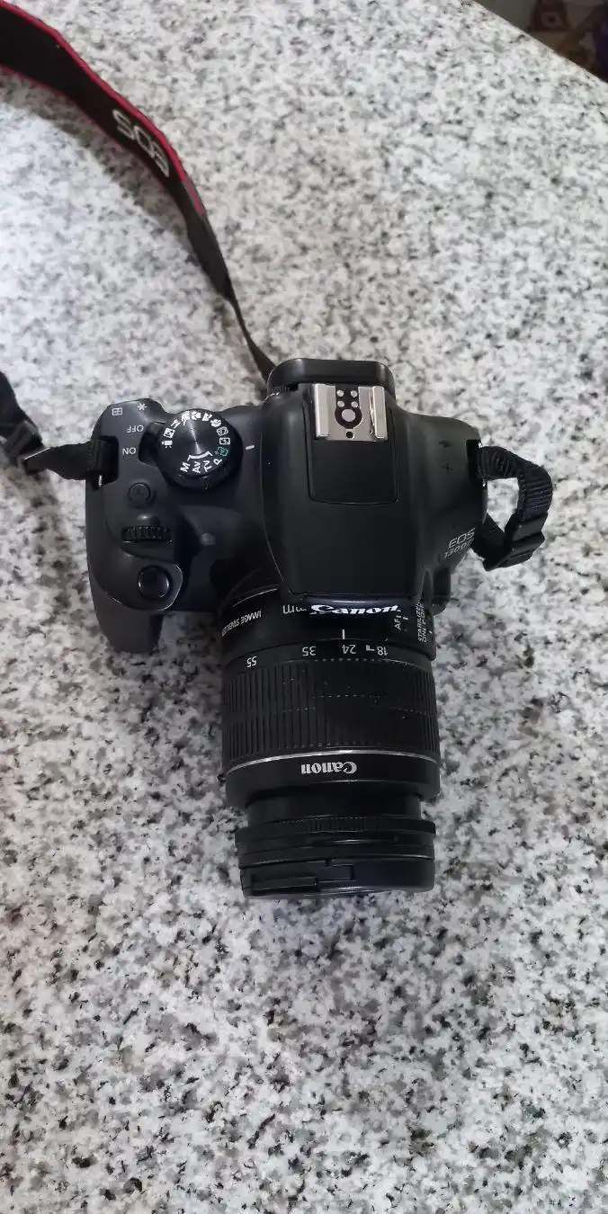 دوربین کنون ۱۳۰۰dبسیارتمیزوکم کار دست دو