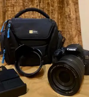 کانن 800D لنز ۱۸-۱۳۵ IS دست دوم