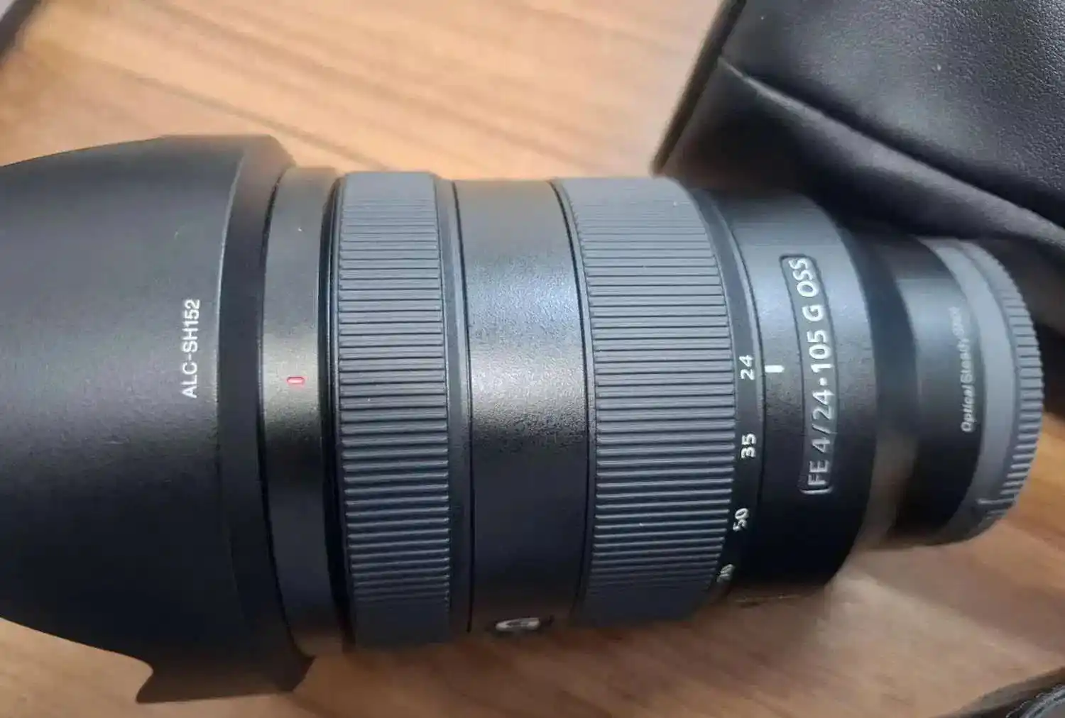 لنز سونی Sony FE 24-105mm f/4 G OSS Lens دست دو