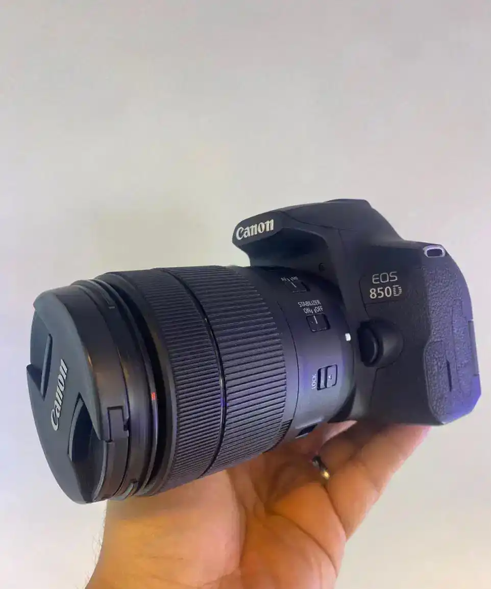 Canon 850D lens 18-135USM دست دو