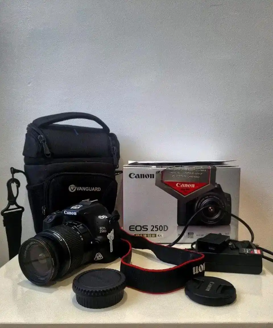 دوربین کنون ۲۵۰D / رم ۱۲۸ گیگابایت دست دو