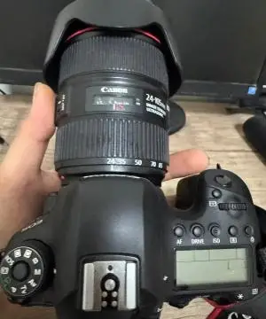دوربین کانن6d مارک 2 با لنز ۲۴/۱۰۵ دست دوم