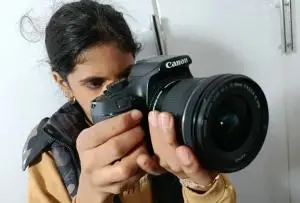 دوربین کنون ۱۳۰۰dبسیارتمیزوکم کار دست دوم