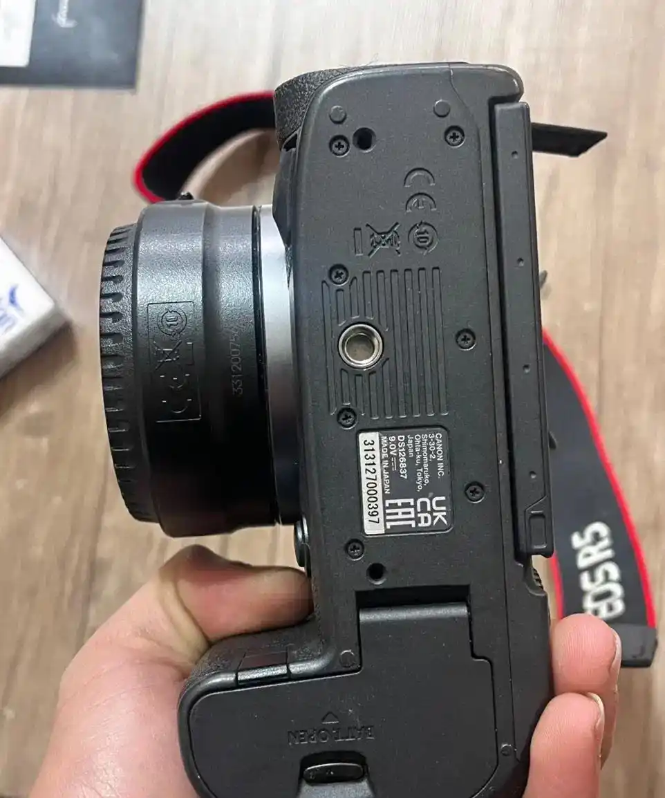 canon eos R5 mi دست دو