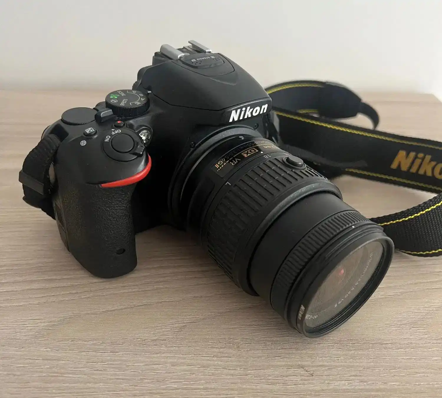 دوربین عکاسی نیکون دست دو