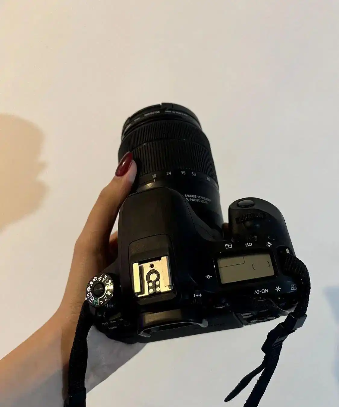 دوربین کنون ۷۷b دست دو