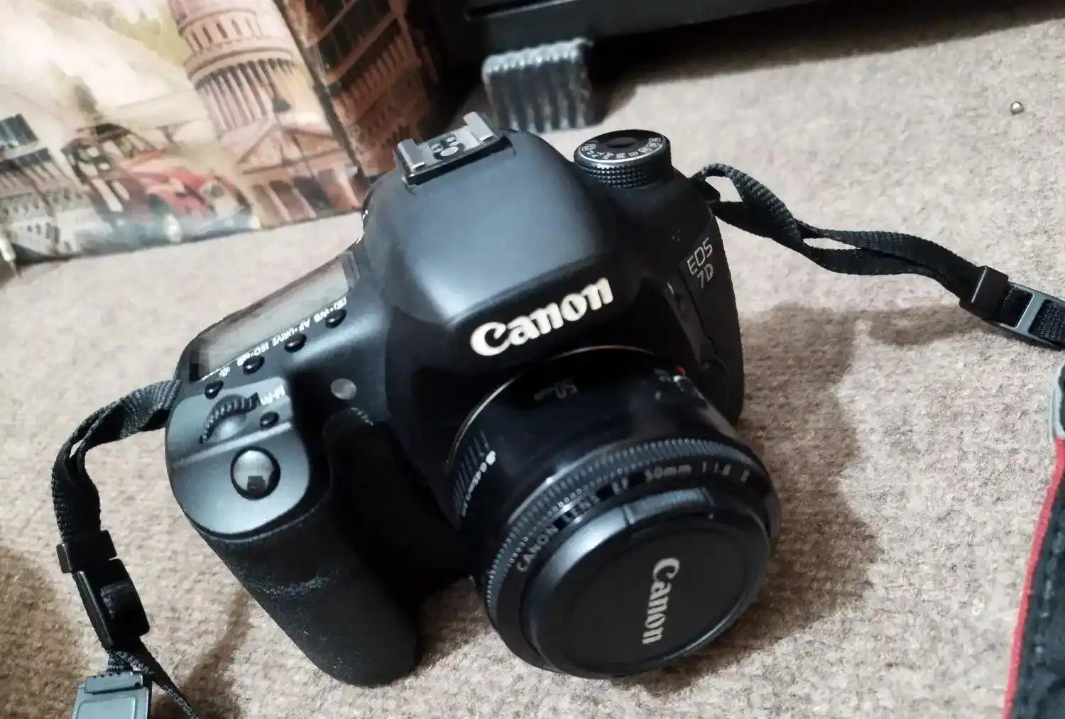 دوربین کنون 7D و لنز دست دو