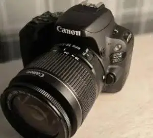 دوربین canon2000D دست دوم
