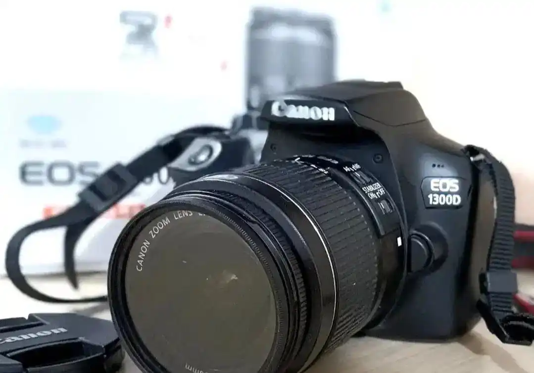 دوربین حرفه اییcannon 1300d دست دو