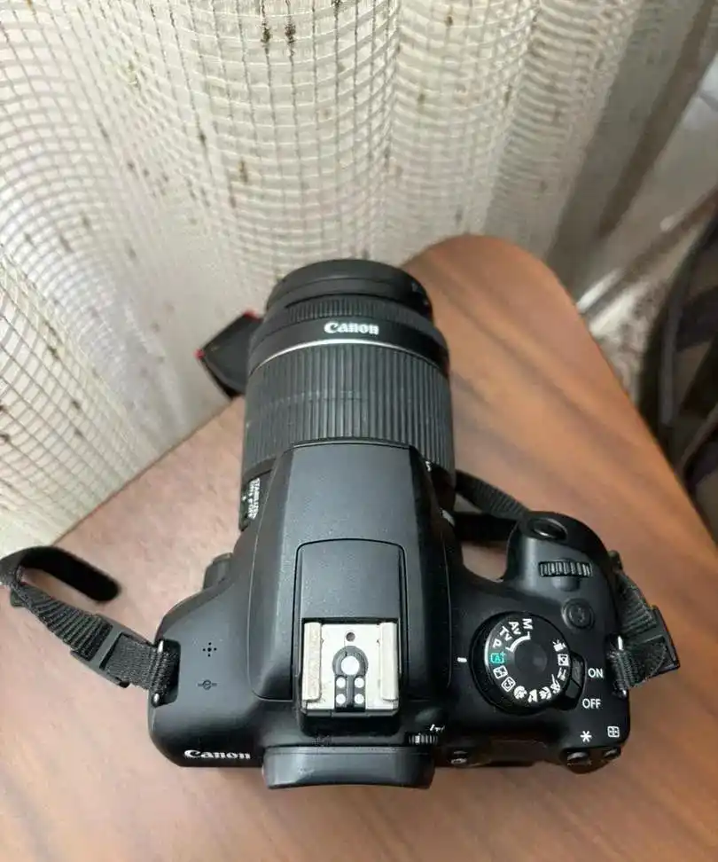 دوربین عکاسی کنون canon 1300D دست دو
