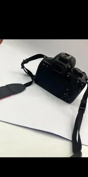 دوربین canon 850D بسیار تمیز دست دوم