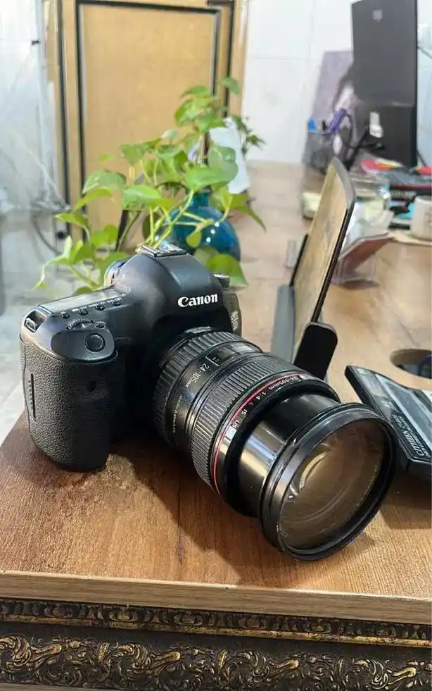 فروش دوربین کنون 5d mark3 با لنز ۱۰۵-۲۴ دست دو