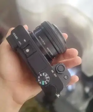 Sony a6400  بسیار تمیز دست دوم