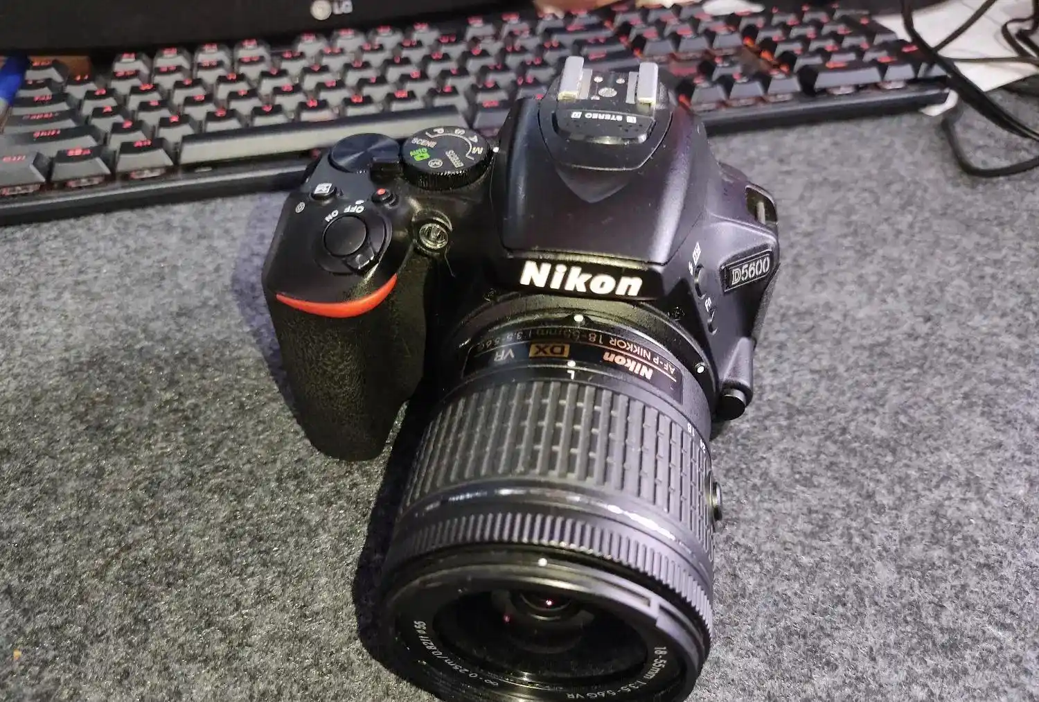 دوربین نیکون دست دو