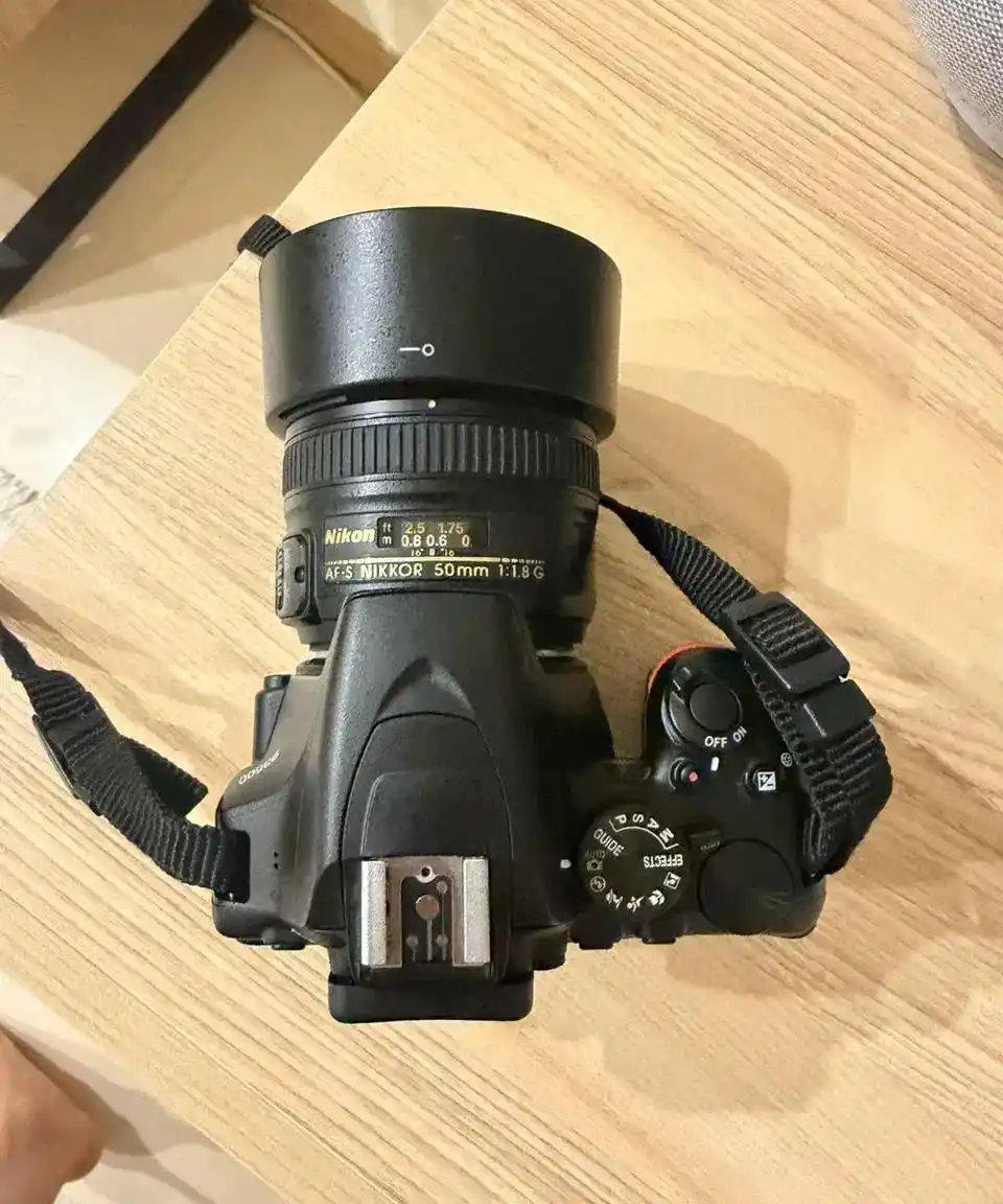 دوربین نیکون d3500 دست دو