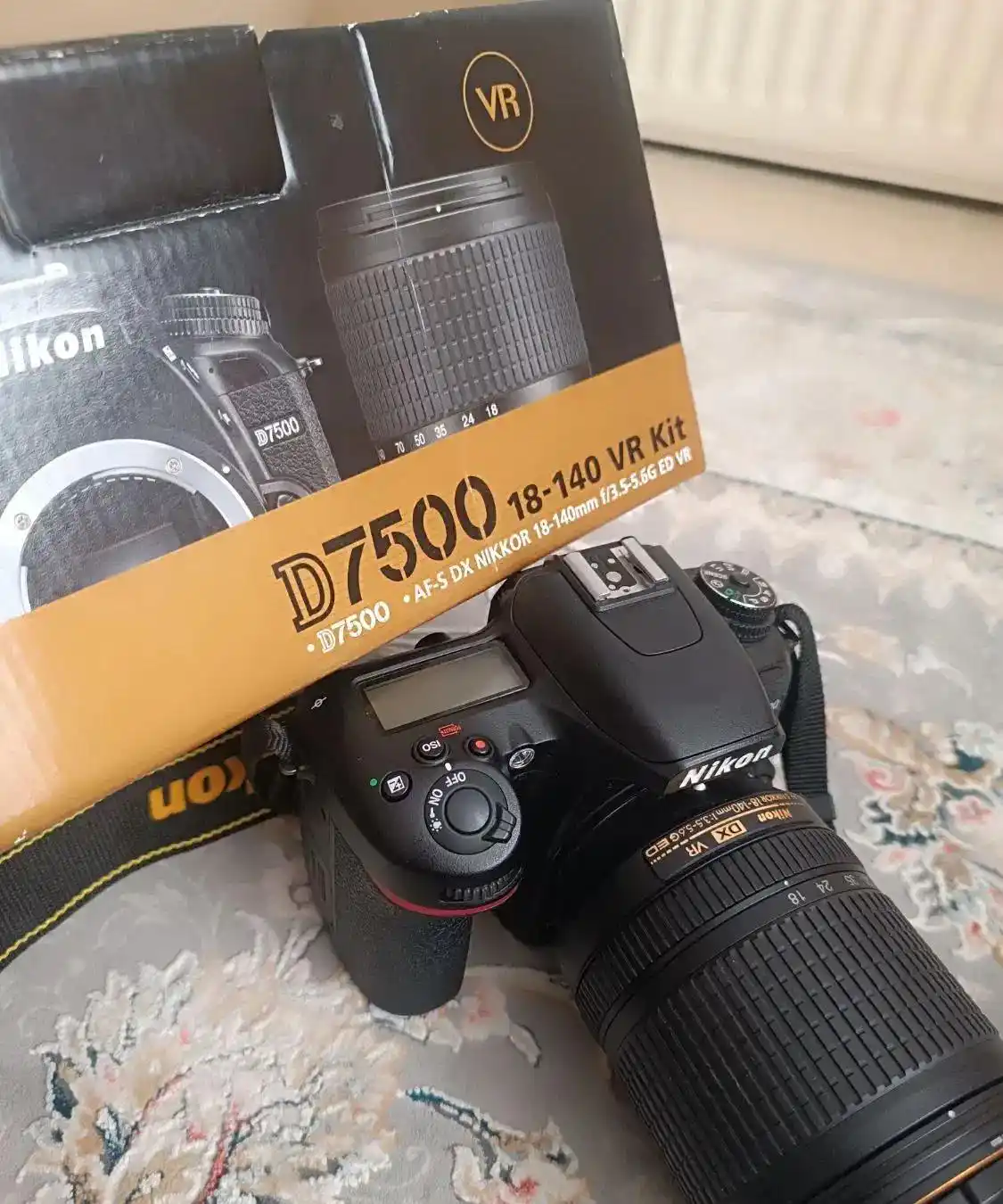 دوربین حرفه ای کنون 7500 D بسیار کم کار و تمیز دست دو