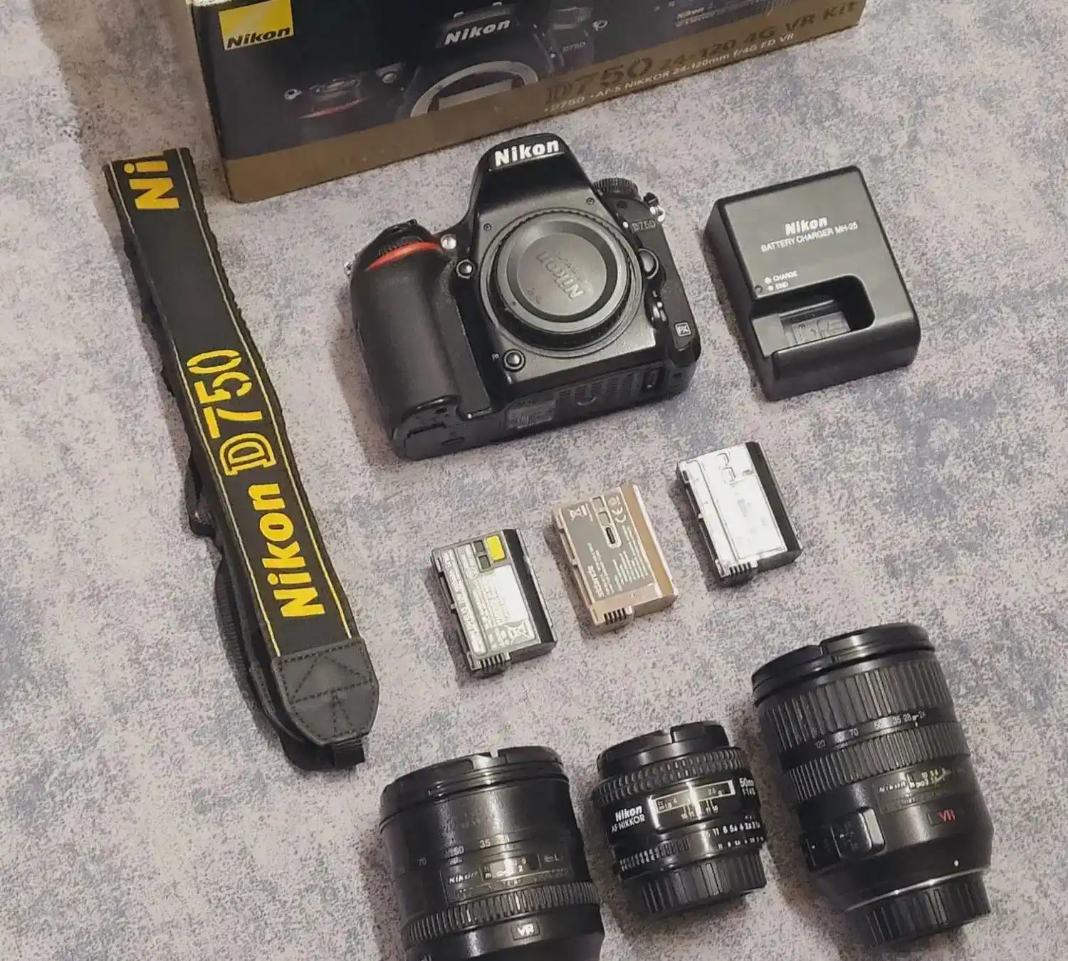 دوربین نیکون D750 کارکرده + سه عدد لنز و باتری دست دو