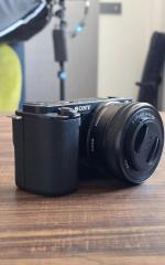 دوربین بدون آینه سونی ZV-E10 + 16-50mm دست دوم