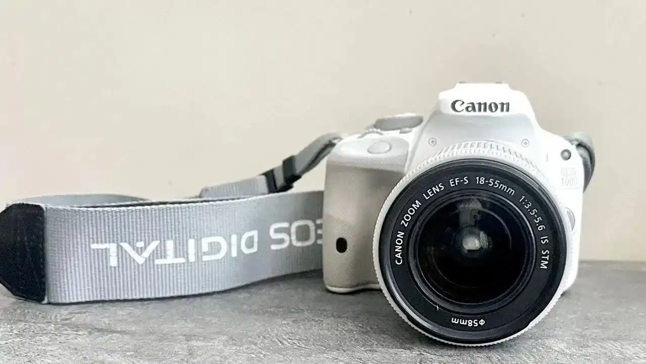 پکیج کامل عکاسی کاننCanon 100D سفید بالوازم جانبی دست دو