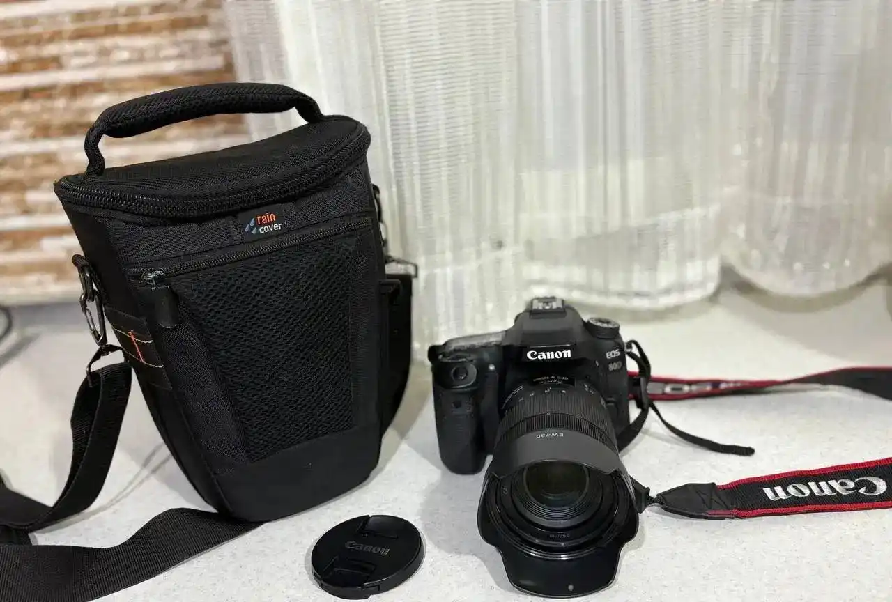 دوربین 80d135 دست دو