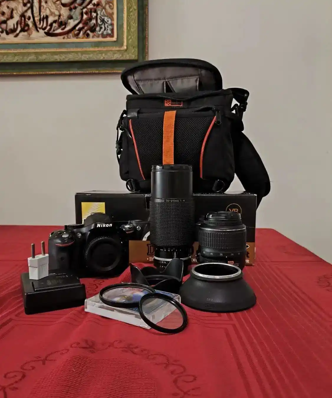 نیکون5200d به همراه لنز کیت ۱۸ـ۵۵ و لنز تله ۷۰ـ۲۱۰ دست دو