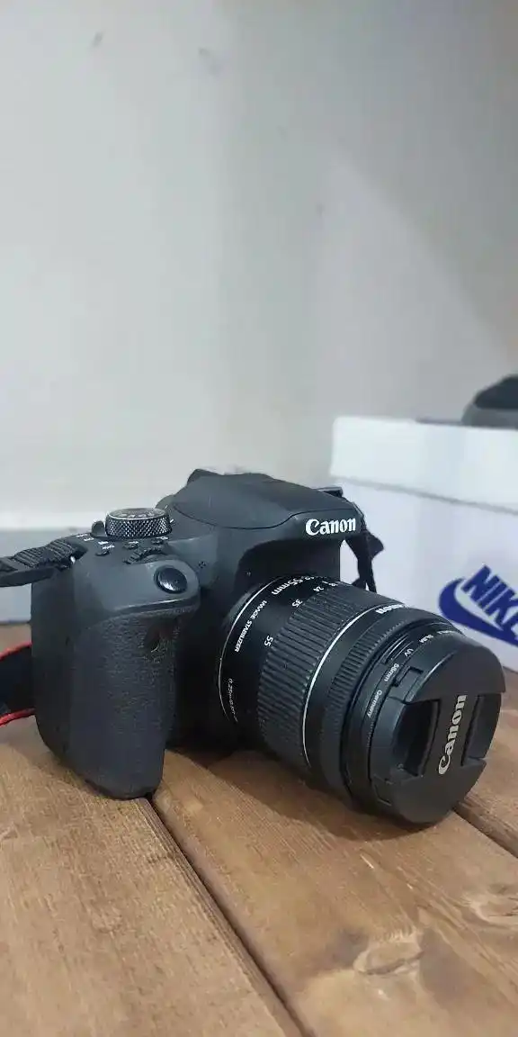 دوربین Canon 800D در حد نو + لنز 18-55اهواز دست دو