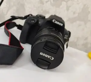 دوربین عکاسی ۲۰۰۰dدر حد نو دست دوم