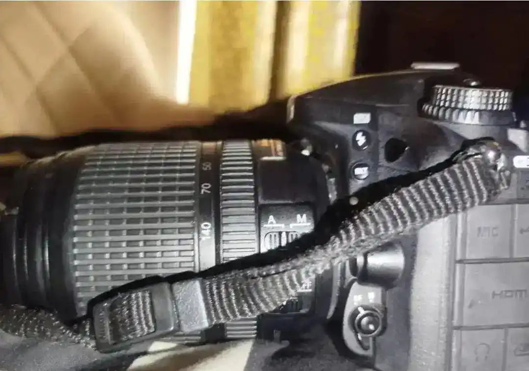 دوربین نیکون d7200 دست دو