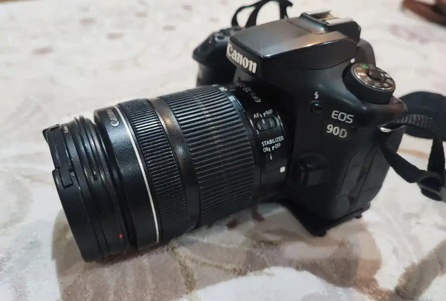 canon 90D  به همراه لنز ۱۸-۱۳۵ دست دو