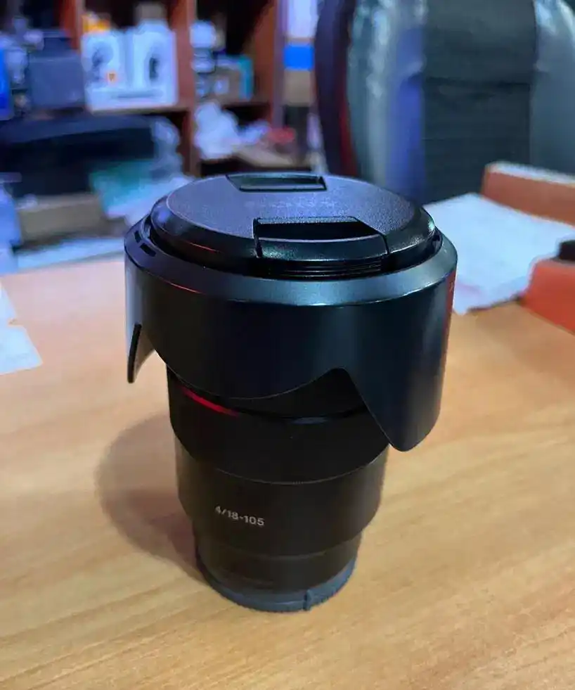 لنز ۱۸-۱۰۵ سونی f4 دست دو