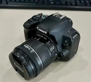 canon EOS 200d with 18 55 mm دست دوم