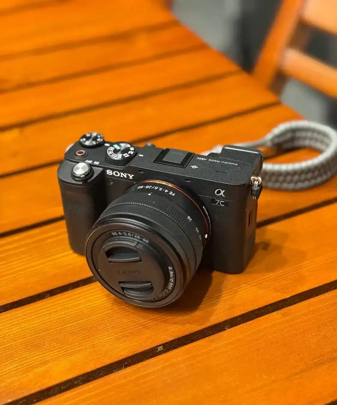 دوربین سونی a7c دست دو