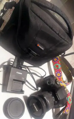 دوربین ۲۰۰۰d کنون فروش فوری دست دوم