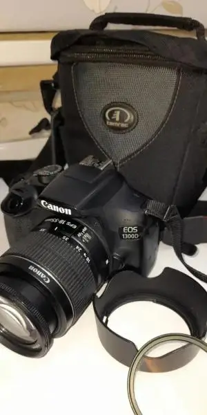 دوربین کنون ۱۳۰۰dبسیارتمیزوکم کار دست دوم