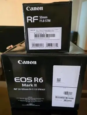 دوربینcanon EOS R6 mark II(به همراه دو لنز و سایر) دست دوم