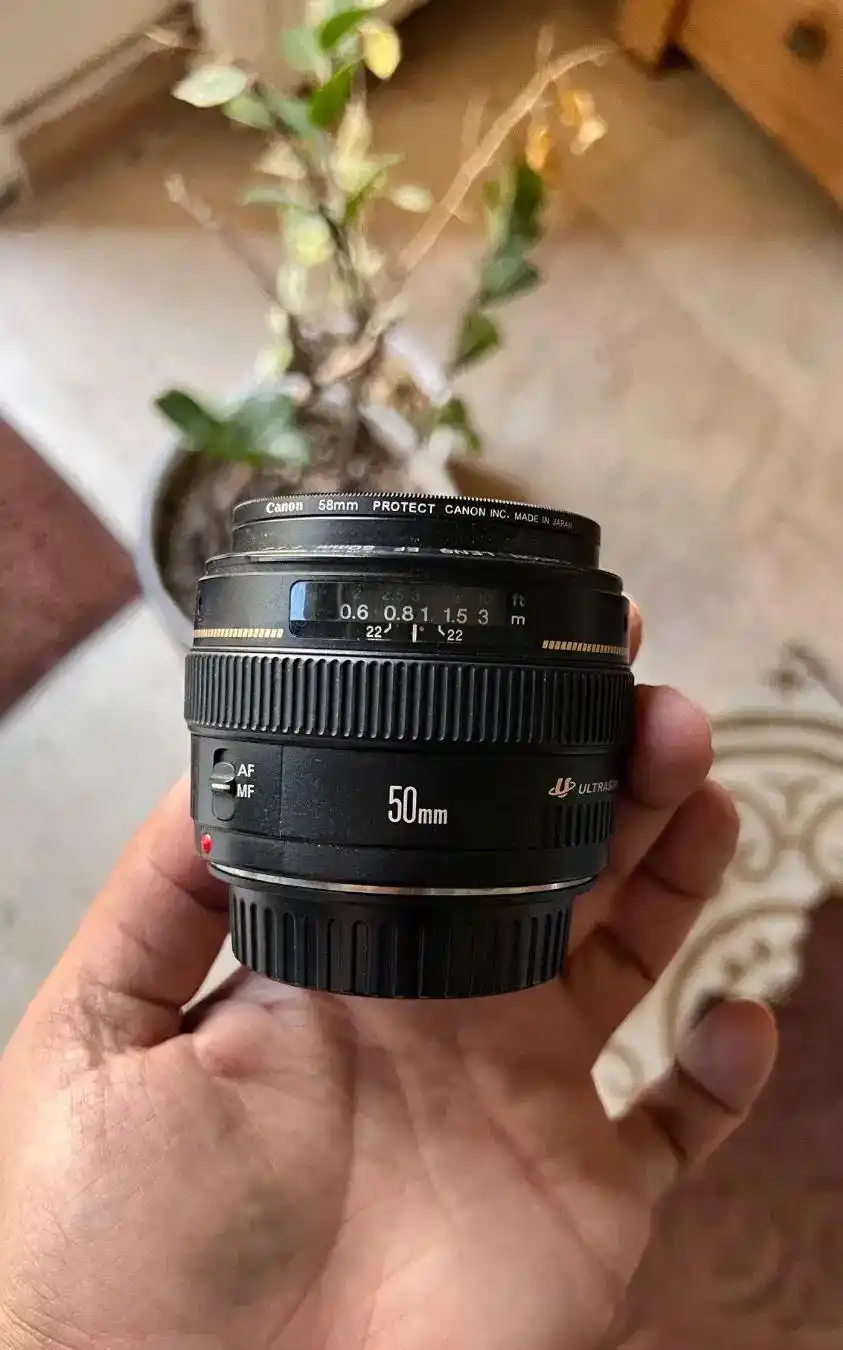 لنز 50mm کانن دست دو